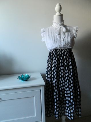 Jupe midi plissée à pois en voile vintage