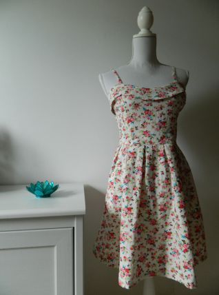 Robe patineuse fleurie à volants