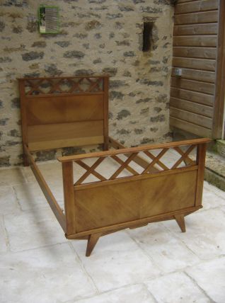 lit  à  croissillons vintage