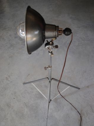 Projecteur sur trepied téléscopique indus