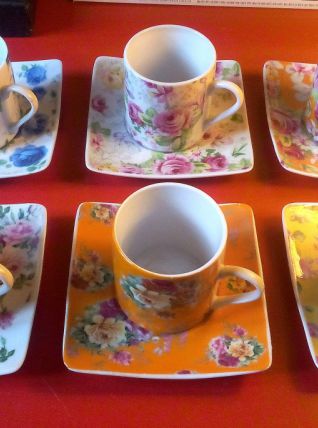 Tasses à café - décor fleuri (rétro)