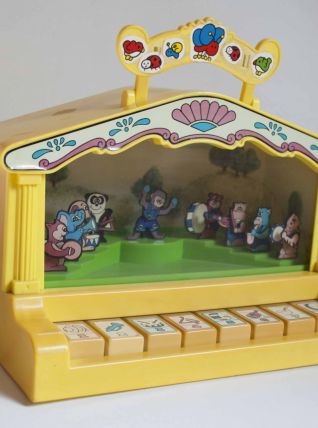clavier vintage avec animaux articulés 