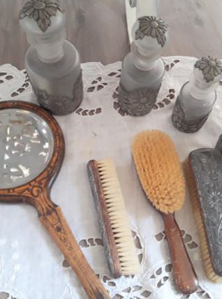 ensemble de toilette art nouveau