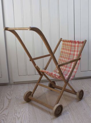 poussette vintage en bois repliable