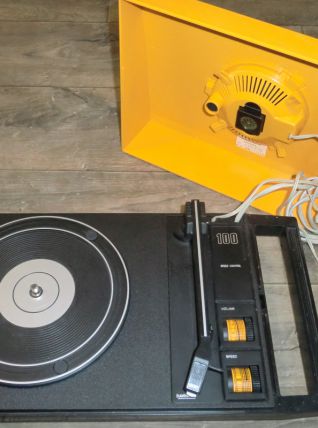 Tourne disque vintage des années 70
