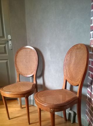 2 chaises cannées médaillon style Louis XVI