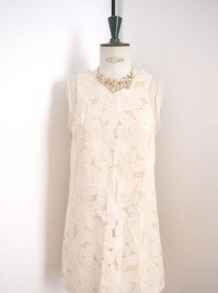 Robe droite neuve fleur beige chic preppy