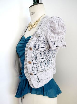 Boléro gilet dentelle broderie vintage guipure gris blanc