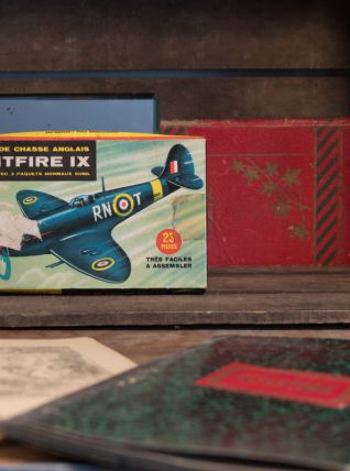 Maquette avion de chasse SPITFIRE IX