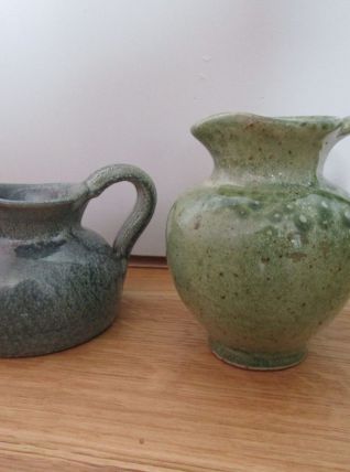 Duo de pichets en céramique dans les tons pastels