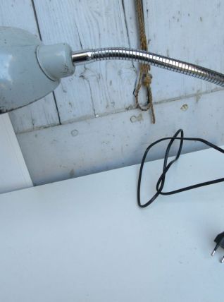 Lampe industrielle, atelier garage en tôle avec bras flexibl