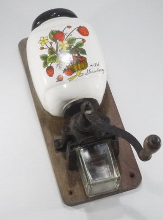 Moulin à café mural décor fraise des bois