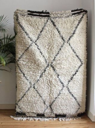 Tapis beni ouarain marmoucha tissé main au Maroc