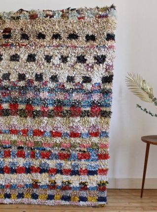 Tapis boucherouite vintage tissé main au Maroc