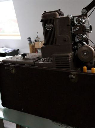 Projecteur AMPRO (en état de fonctionnement)