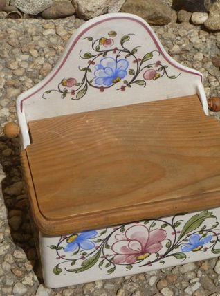 boite a sel  ancienne , porcelaine et bois