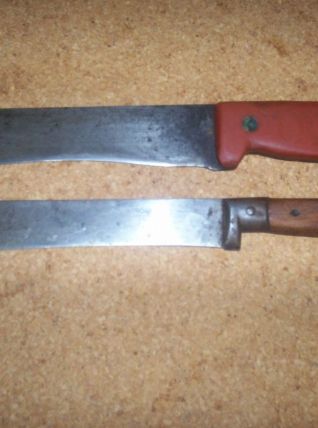 lot 2 ANCIENS COUTEAUX A VIANDE 1940/50