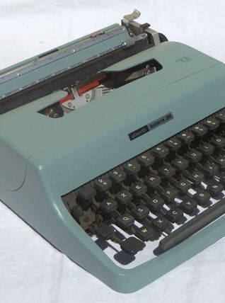 machine  a écrire Olivetti Lettera 32