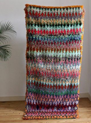 Tapis boucherouite berbère tissé main au Maroc