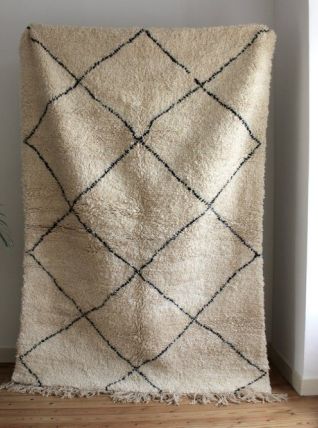 TApis beni ouarain berbere tissé main au Maroc