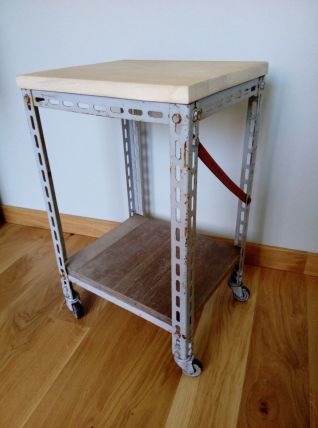 Desserte industrielle roulante, chariot d'atelier