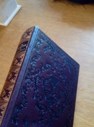 Livre les contes de Perrault 