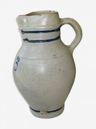 Pichet poterie numerotée ancien