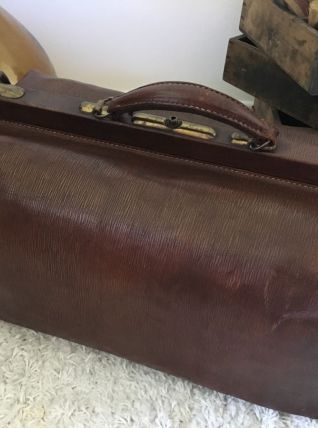 Sac de médecin en cuir vintage