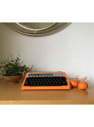 Machine à écrire SILVER REED 100