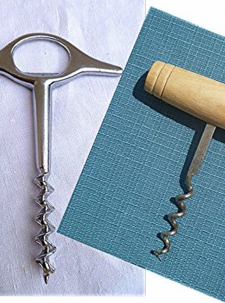 lot  de  2 tire bouchon , bois et métal