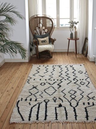 Tapis azilal tissé main au Maroc