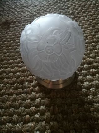 art déco lampe boule en verre moulé - abat jour- décor fleur