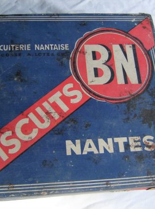 Boite fer Biscuiterie Nantaise BN vintage P cossé A Lotz and
