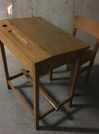Pupitre d’écolier et sa chaise