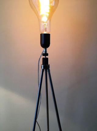lampadaire s/anc. trépied photo métal_ampoule globe