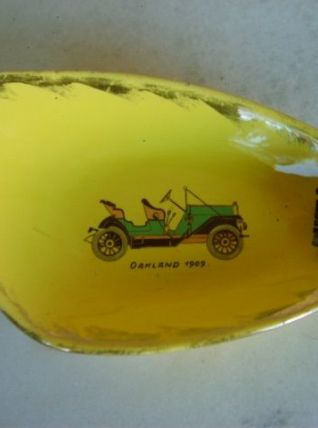 Collector : cendrier en porcelaine 