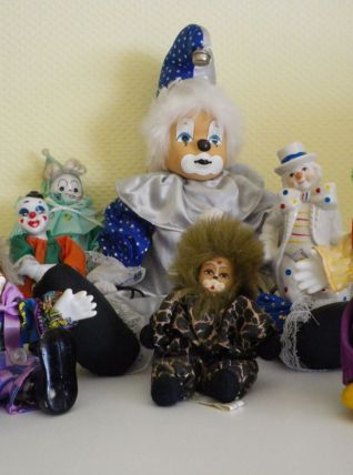 Collection de 8 Clowns Porcelaine et Tissu