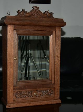 petite armoire en chène
