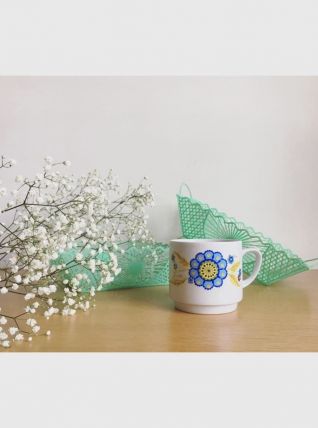 Tasses en porcelaine de Monopoli 