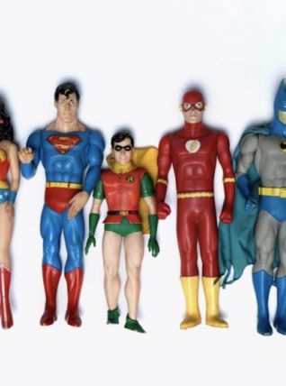 Figurines vintage de comics.