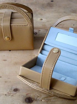 1 Petit sac - Porte-bagues en plastique et feutrine