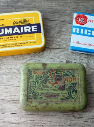 3  boîtes à pastilles en métal
