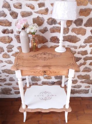Table de chevet ou petit meuble d'appoint