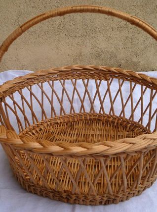 Panier en rotin vintage