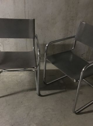 Paire de fauteuils B34