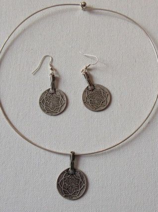 Parure ras du cou avec boucles oreilles                     