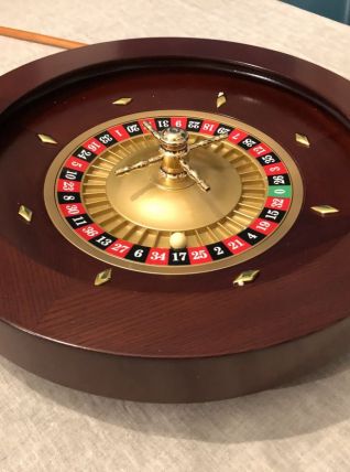 Roulette en acajou et son tapis