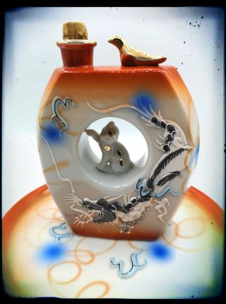 Carafe et plateau à saké