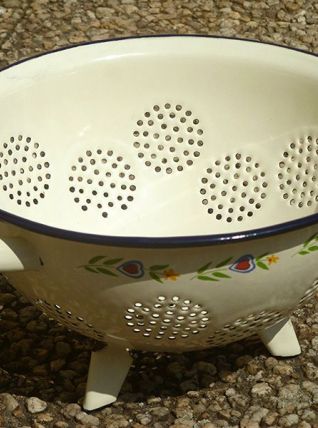 passoire tripode en acier émaillé, vintage