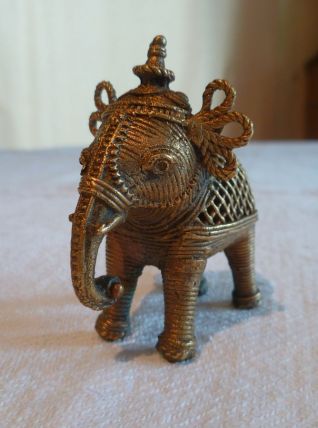 Mignon petit éléphant laiton ajouré Rajasthan